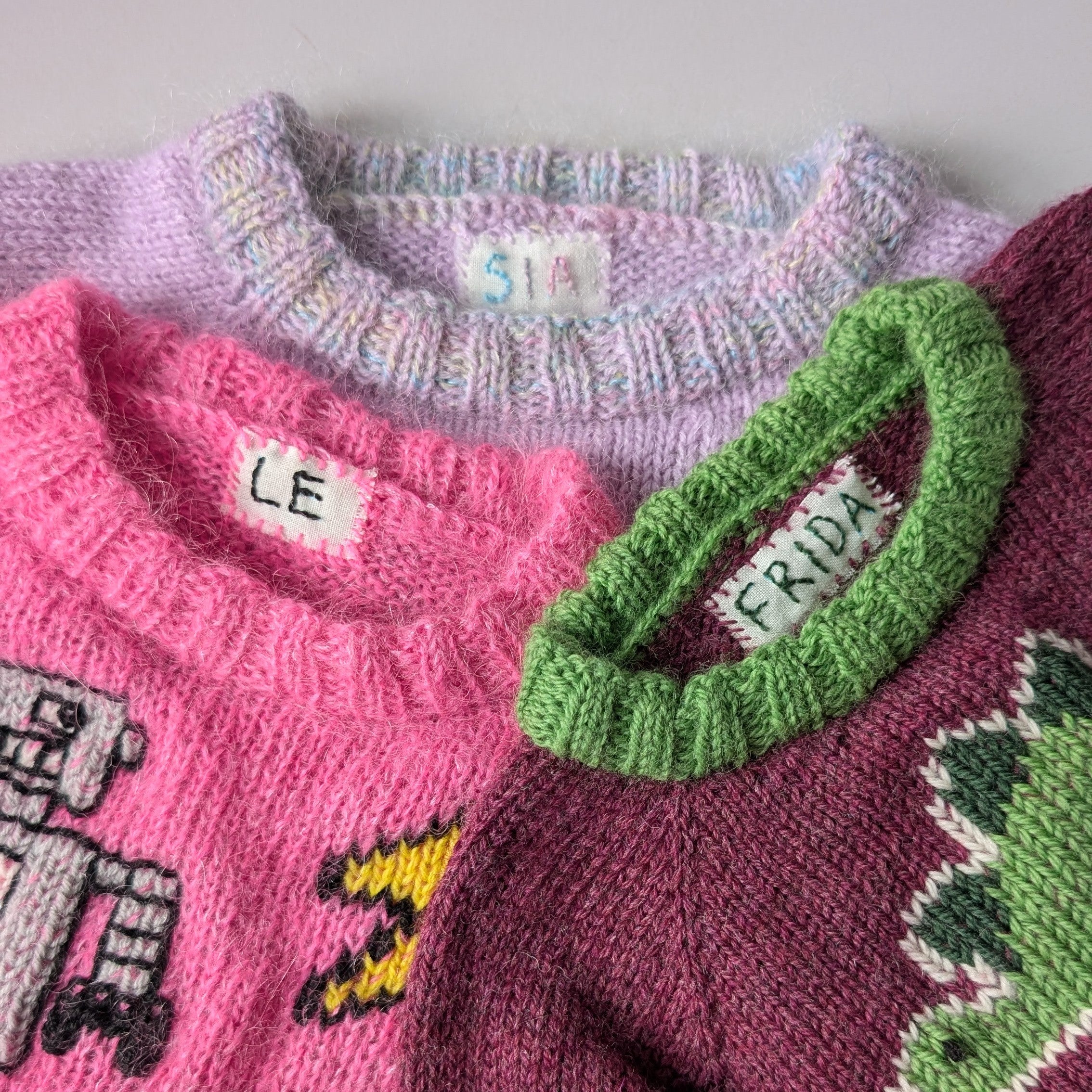 Stitch Me Up Sweater - Robot (Eng) – Sofiesknitbit